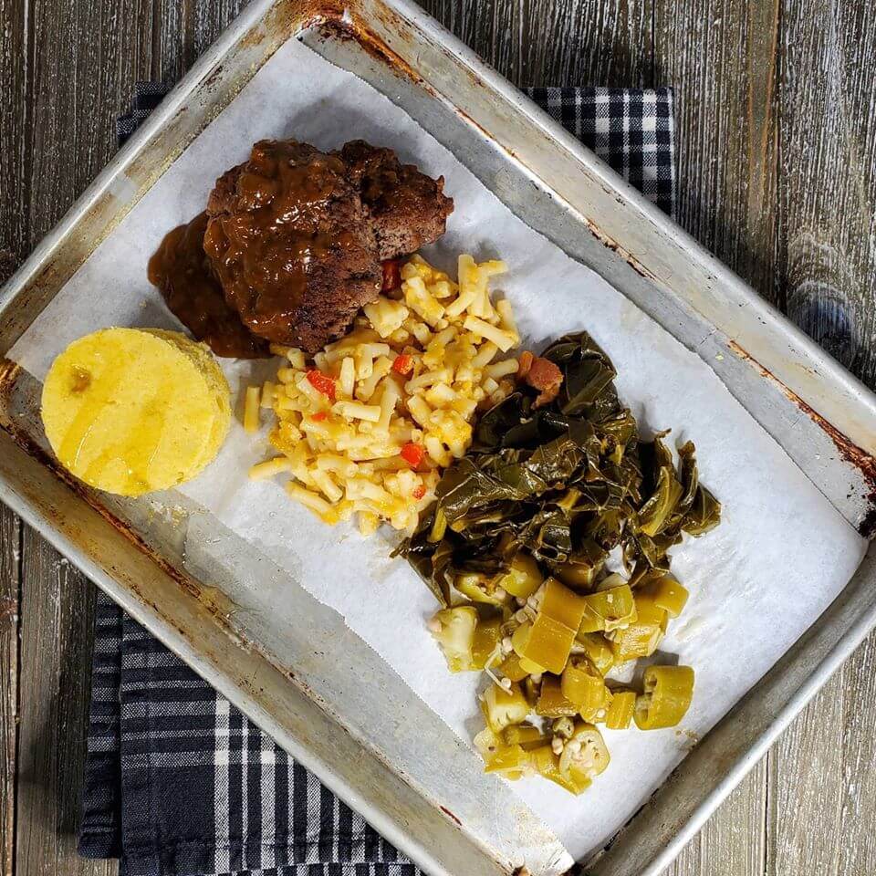 4 Helpful Tips for Hosting Backyard Dinner Parties