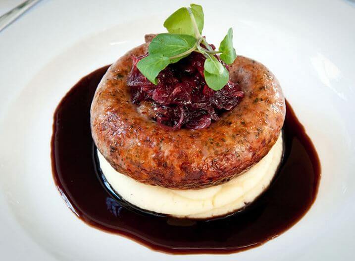 Hire a Private Chef: 3 Factors to Consider